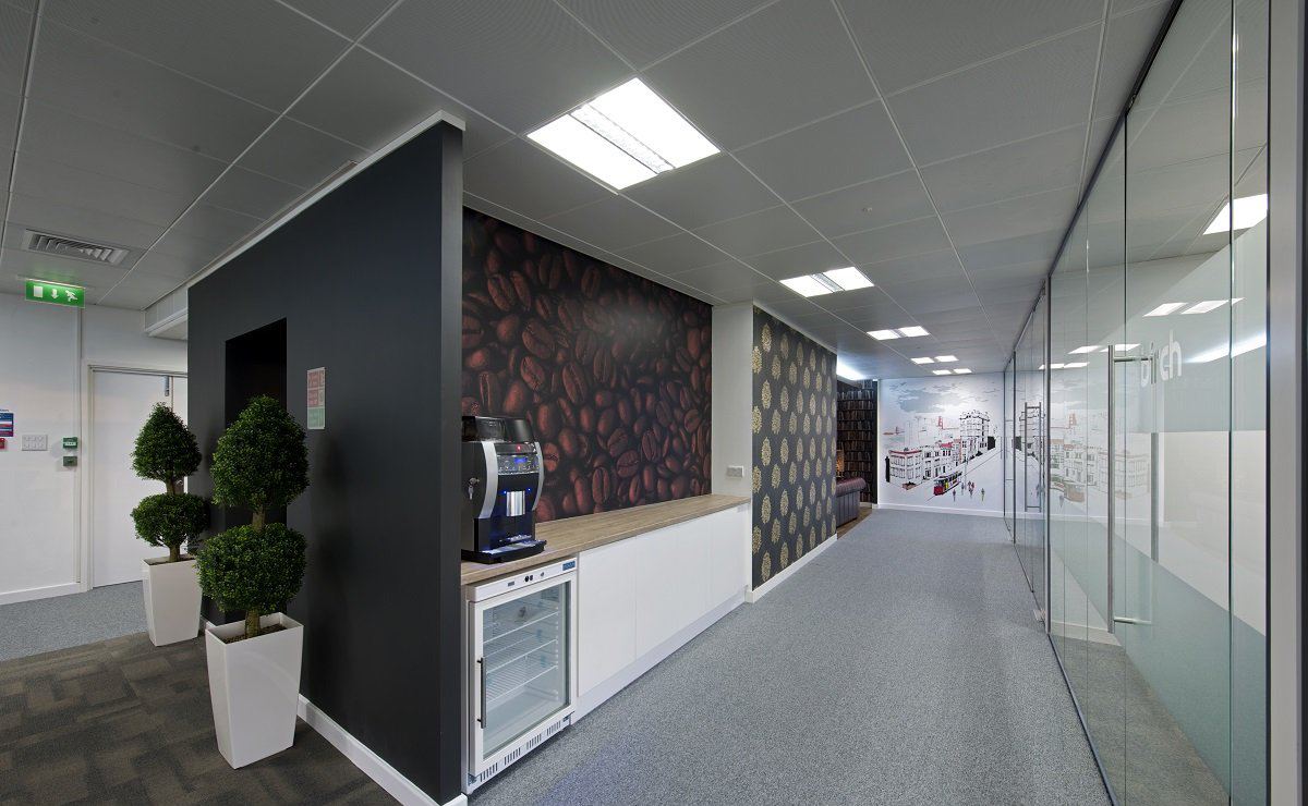 賀：我司中標(biāo)謎姿化妝品有限公司裝修工程