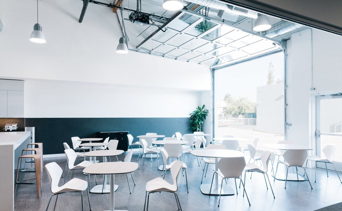 賀：我司中標(biāo)大愛一通廣告科技辦公裝修工程