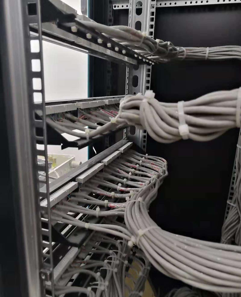 紫東創(chuàng)意園辦公室弱電調(diào)試安裝工程結(jié)束