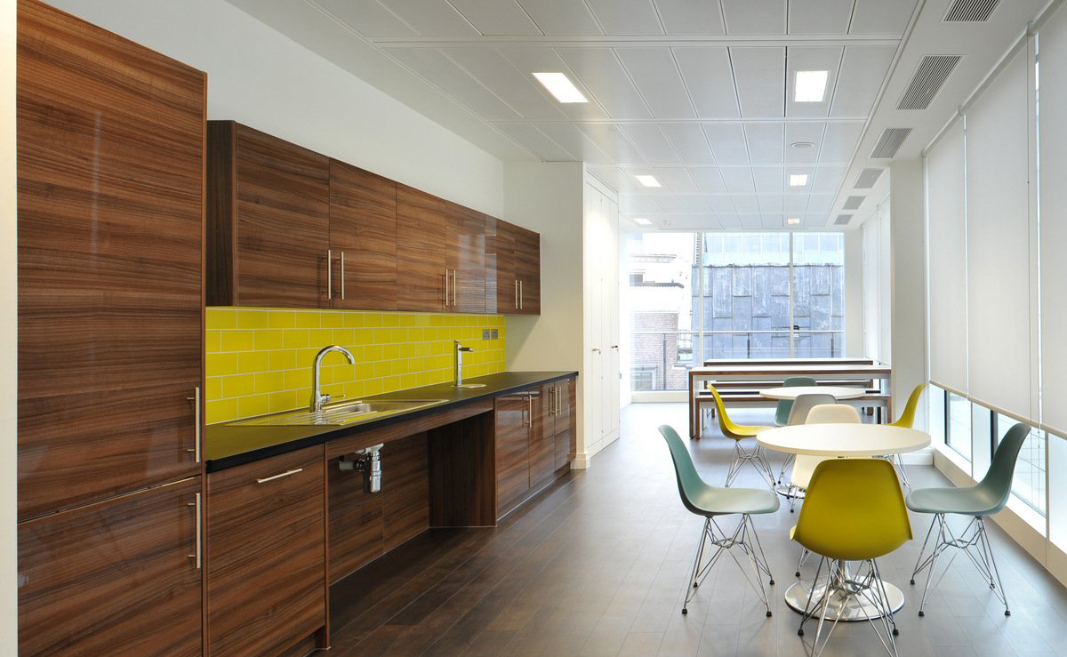 怎么選購進(jìn)口家具？家具除甲醛有哪些方法