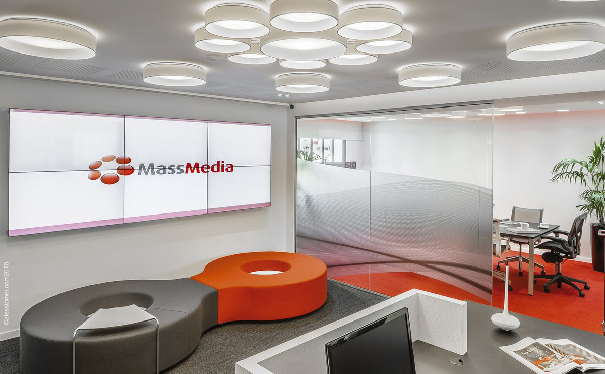 衛(wèi)生間貼什么瓷磚好？過道吊頂裝修注意事項(xiàng)