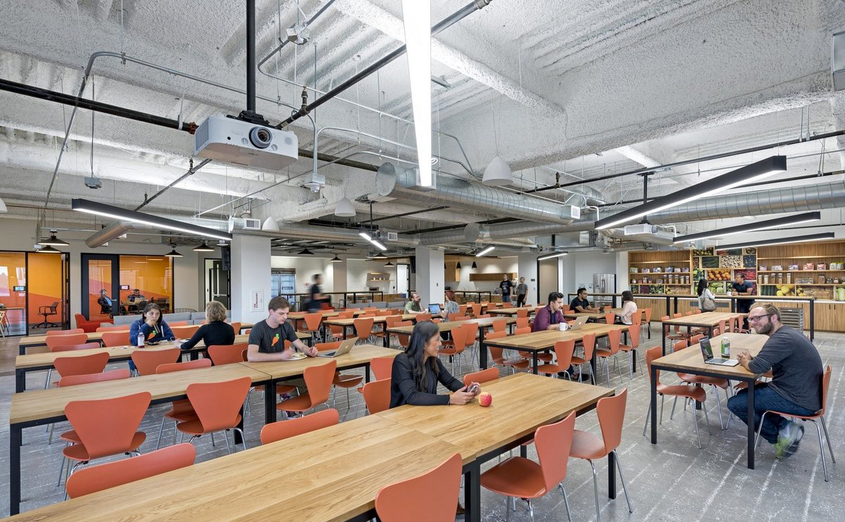 老紅木家具怎么鑒別？老紅木家具保養(yǎng)方法