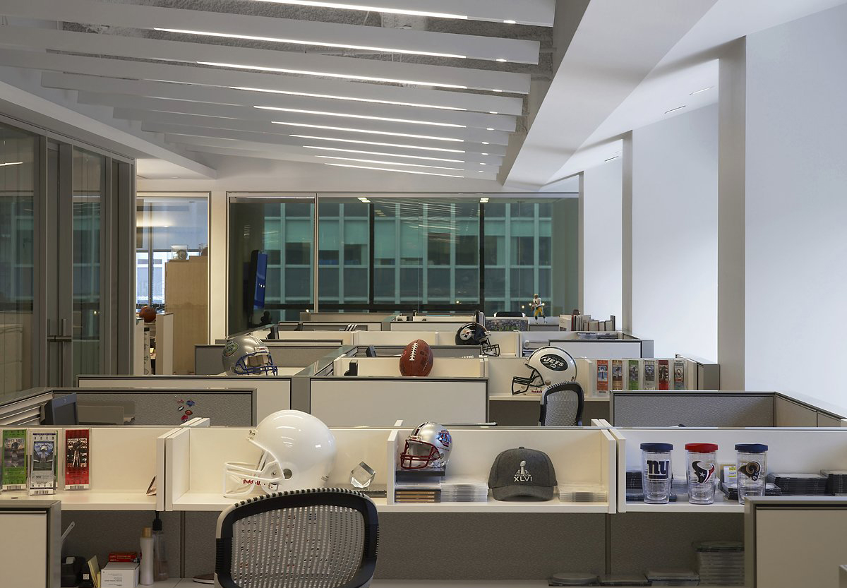 辦公室裝修輔材 地板輪番促銷“爆破營(yíng)銷”里隱