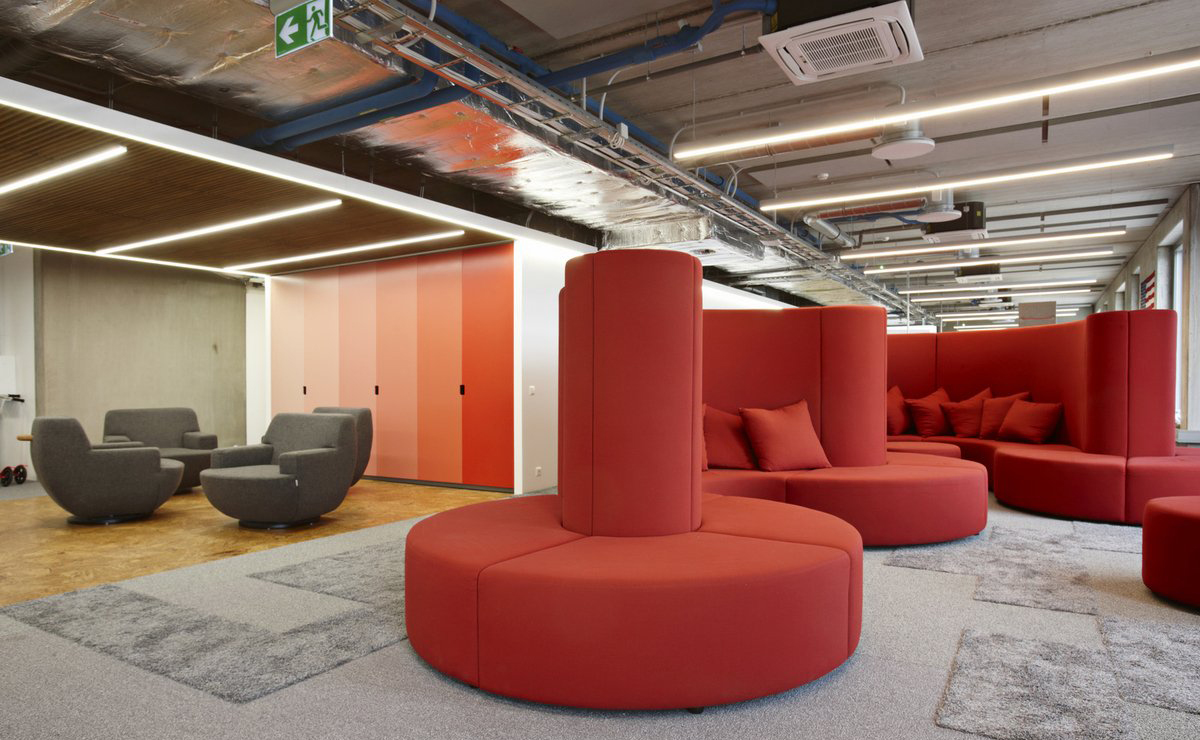 南京女裝店裝修設計受那些因素制約