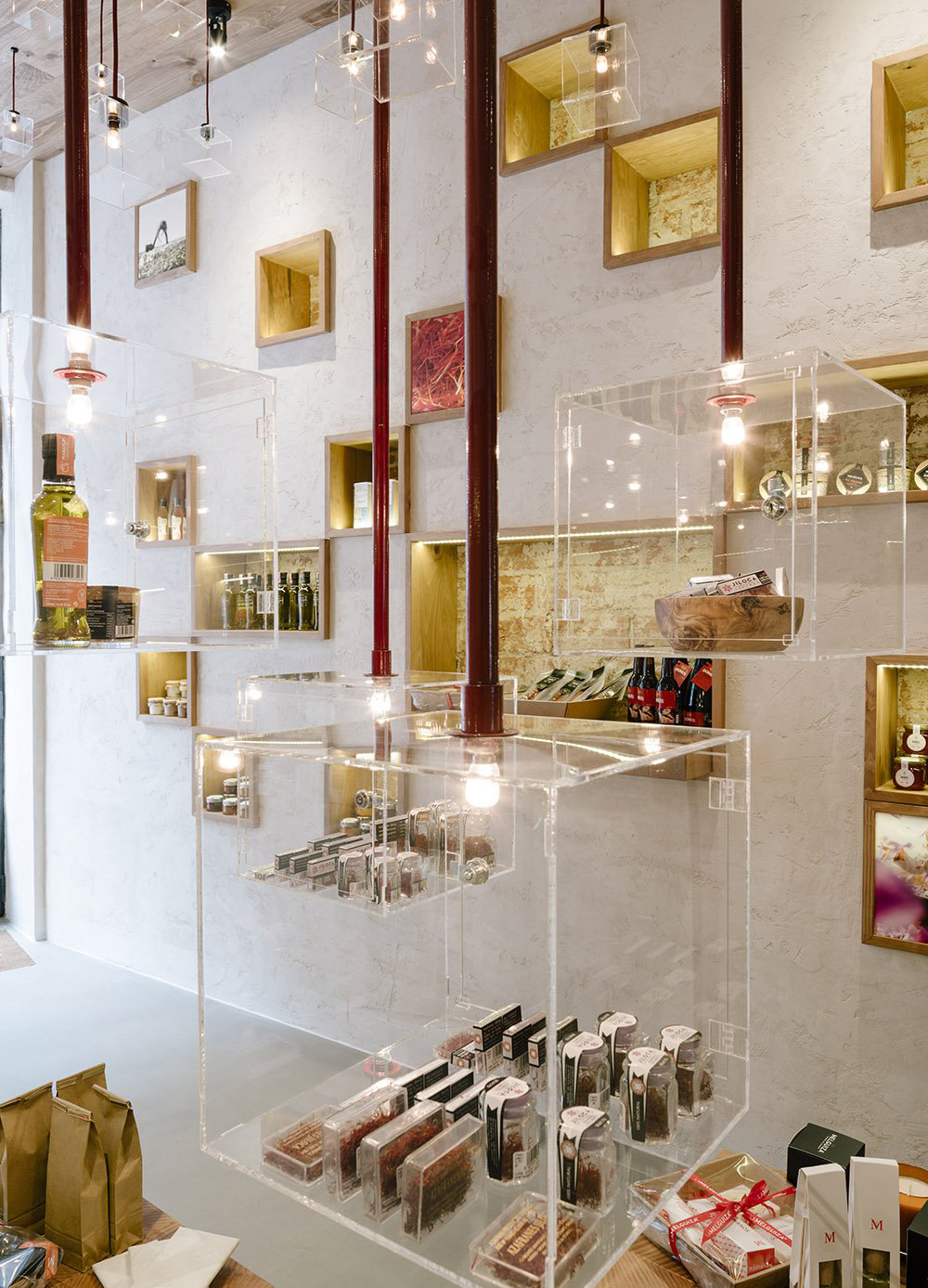 南京珠寶店設(shè)計公司 珠寶店設(shè)計形象塑造很重要