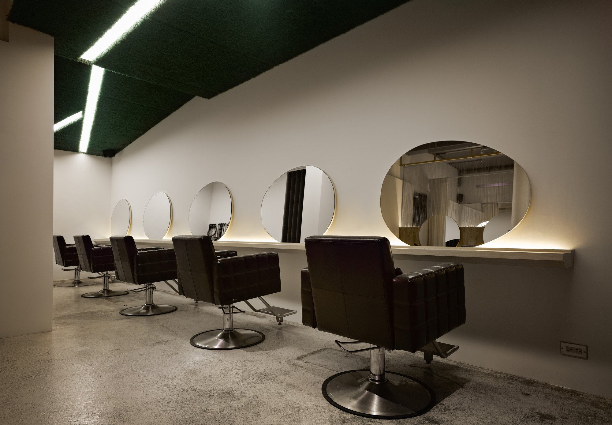 專業(yè)美發(fā)店設(shè)計(jì)公司 面對高品位追求美發(fā)店設(shè)計(jì)