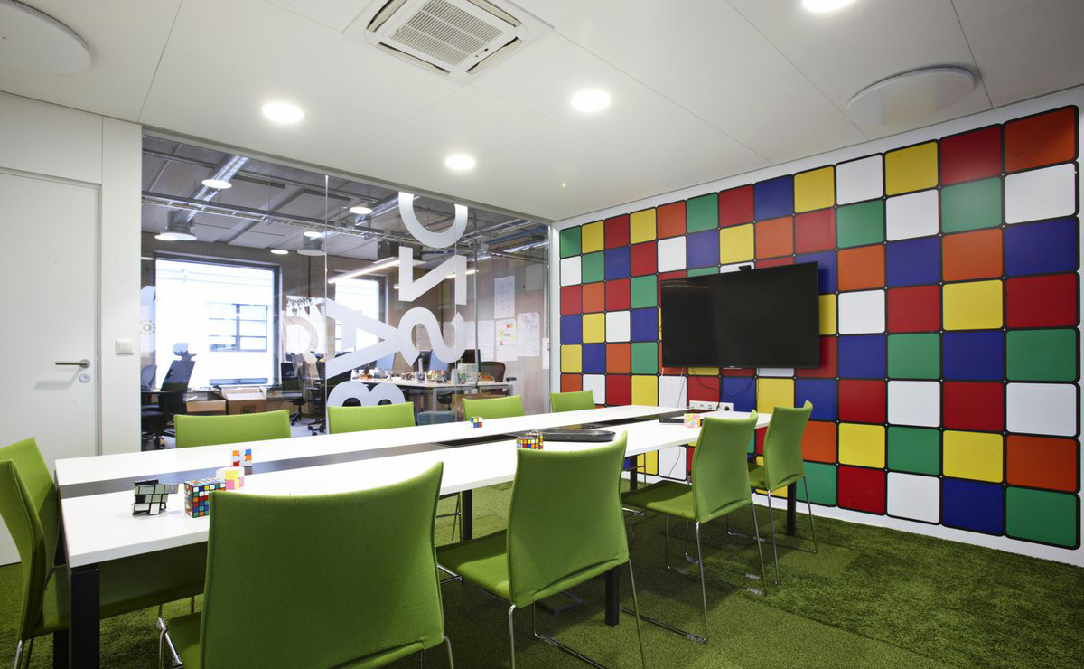 鄭州嬰兒游泳館設(shè)計|嬰兒游泳館設(shè)計如何做到安