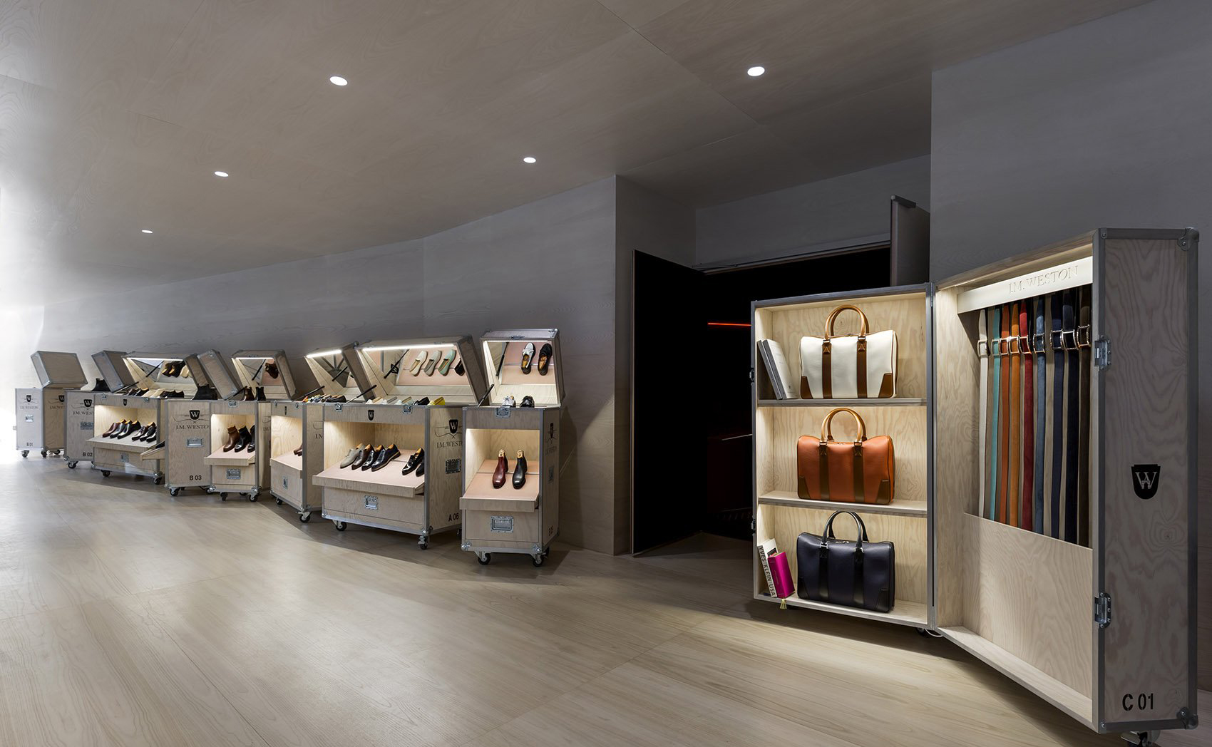 南京鞋店裝修公司鞋店裝修設(shè)計(jì)需要注意的事項(xiàng)