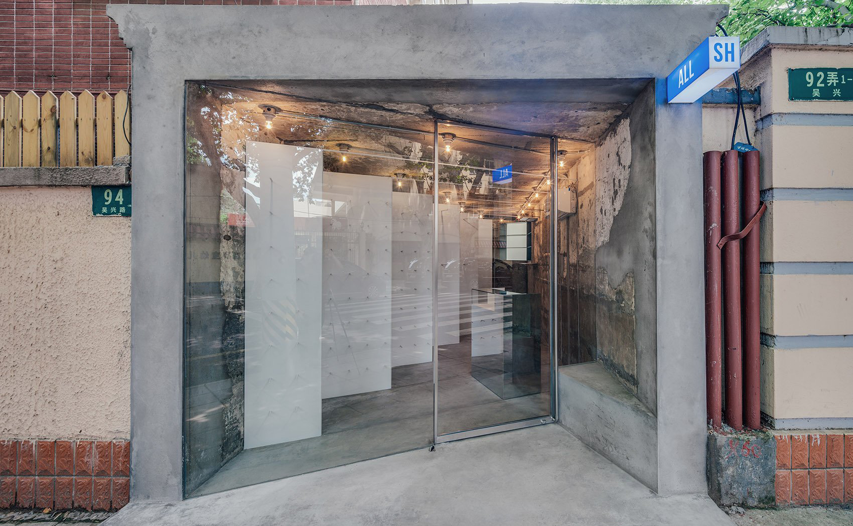 南京童裝店裝修公司 商場(chǎng)童裝店裝修設(shè)計(jì)要求