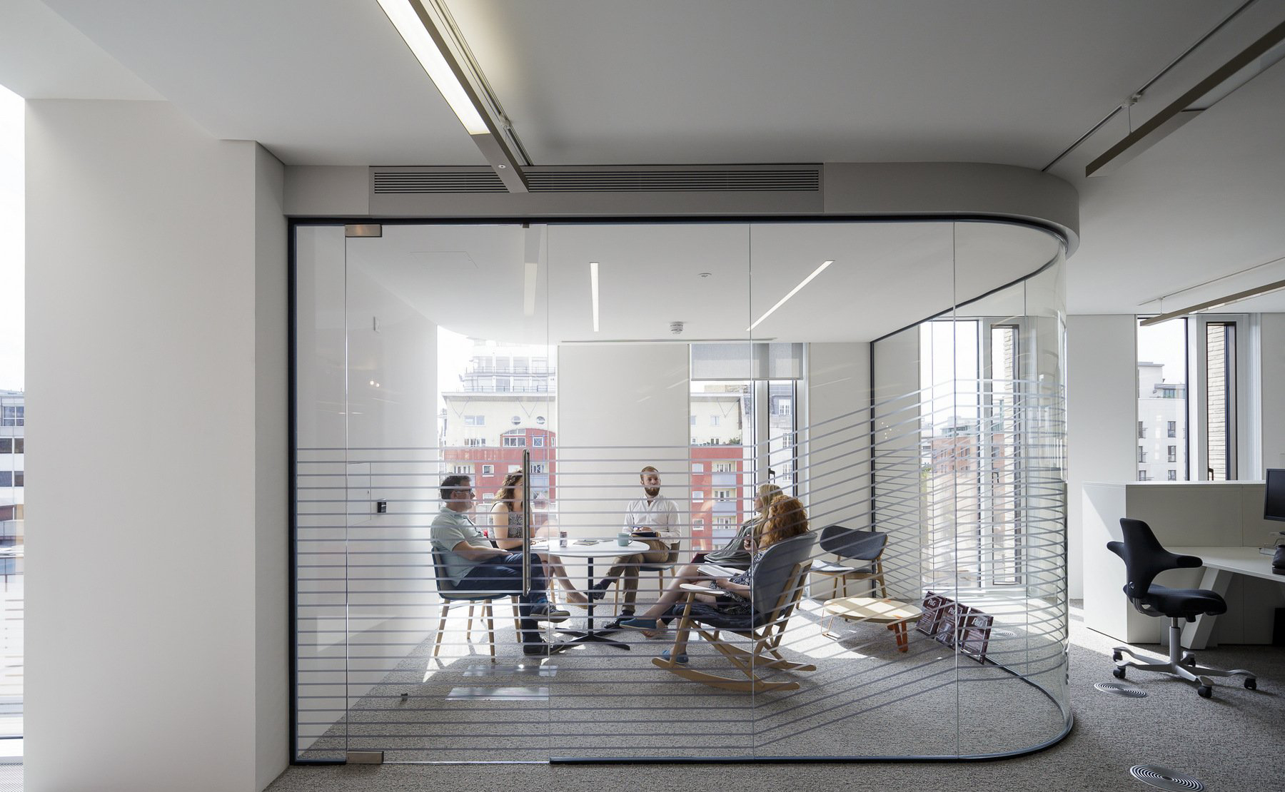 南京辦公室裝修注意各種辦公家具的搭配