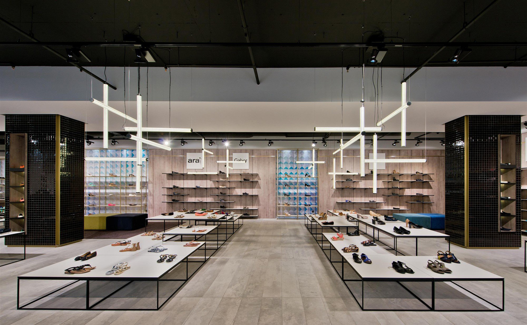 南京品牌女裝店鋪裝修硬件配置及細(xì)節(jié)處理