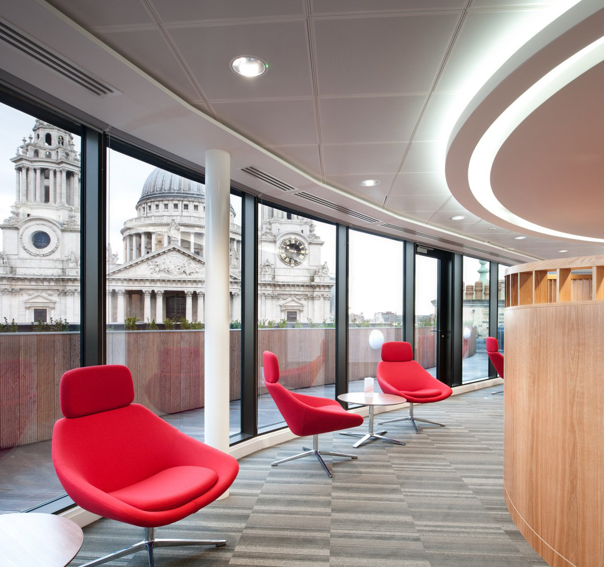 南京廠房裝修中墻面磨砂墻紙應(yīng)該如何選擇？