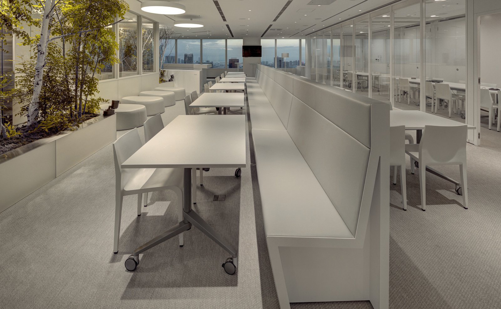 南京辦公裝修怎么選購進口家具？