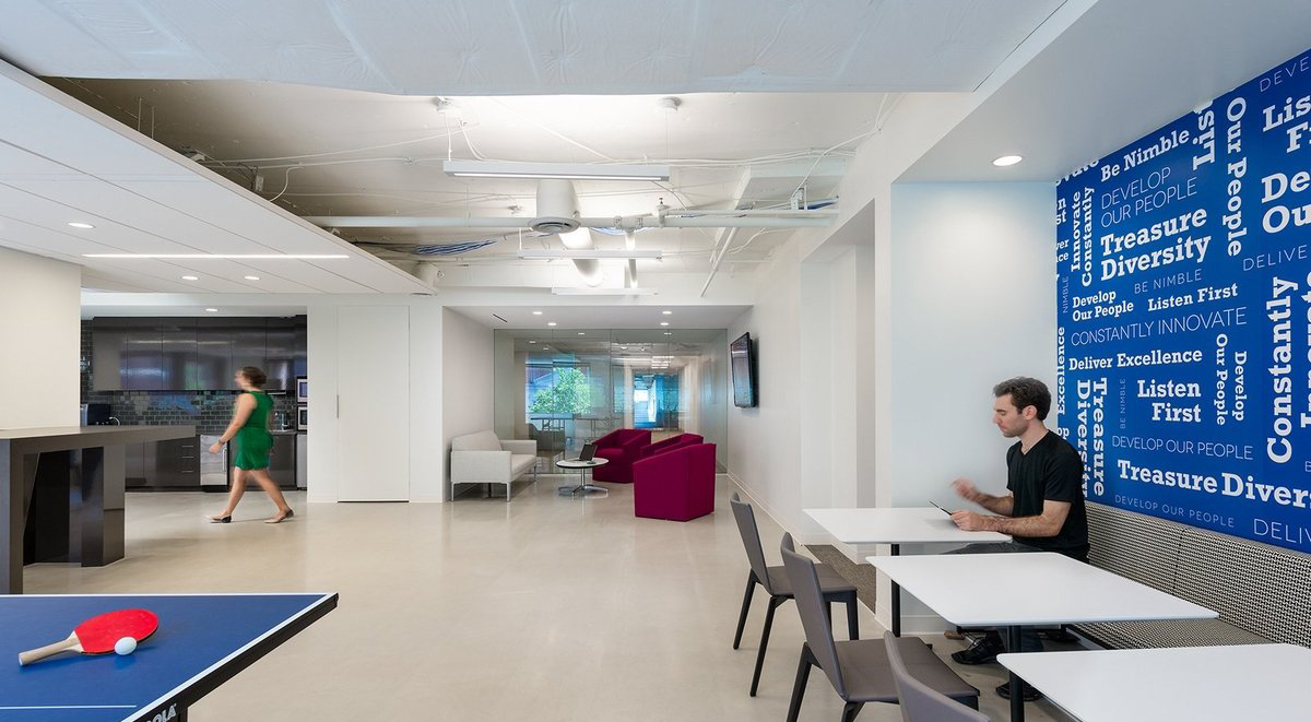 南京辦公裝修公司 辦公桌椅價格一般多少錢