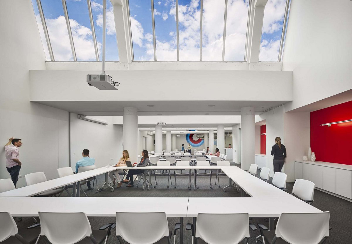 南京裝修辦公室擺放植物風(fēng)