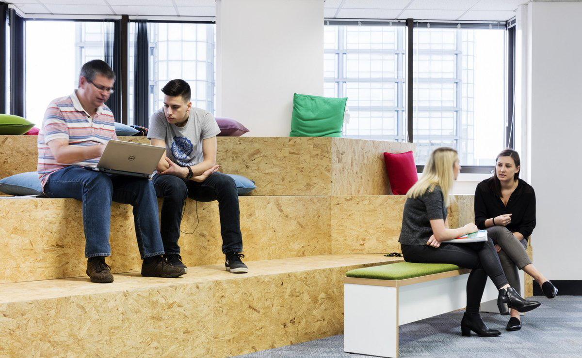 南京女裝店設(shè)計(jì)|韓版女裝店裝修前要做好選址