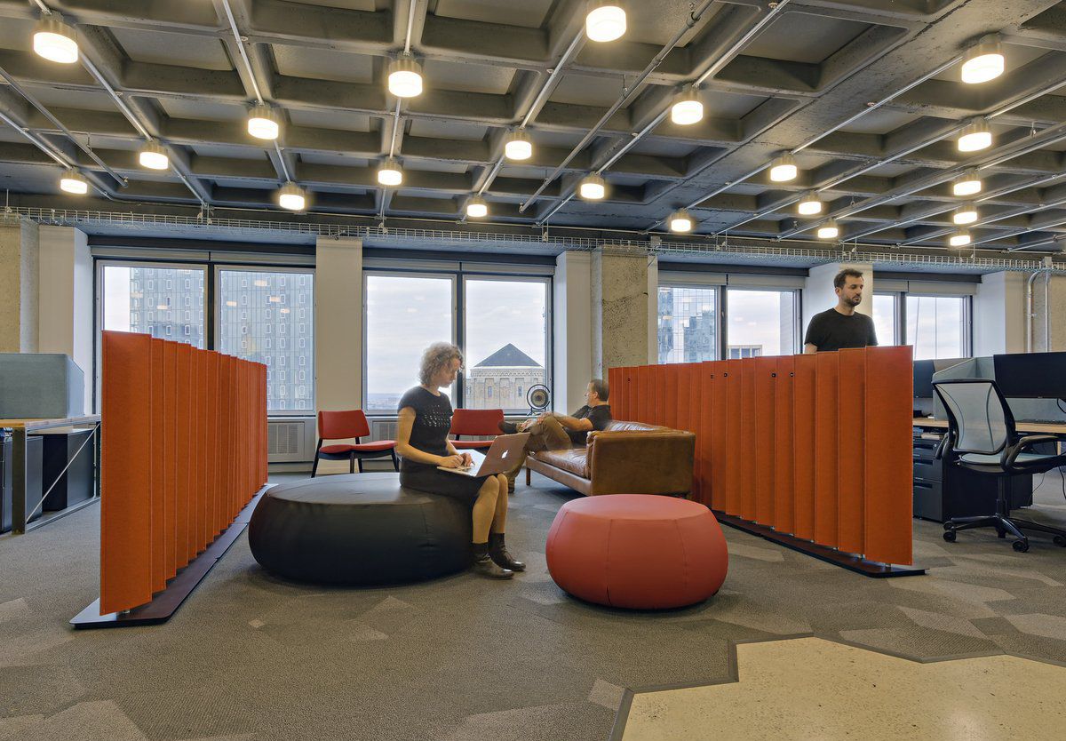 南京專業(yè)的酒吧設(shè)計(jì)公司|酒吧的裝修設(shè)計(jì)要體現(xiàn)