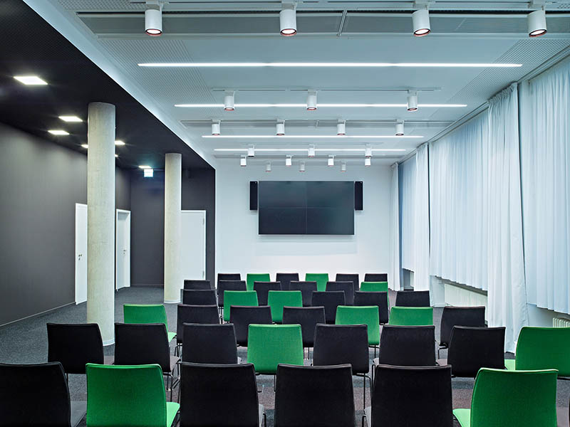 1400平創(chuàng)意辦公室裝修