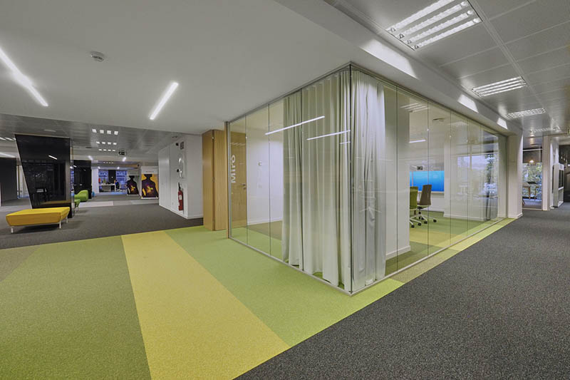 1200平時尚辦公室裝修