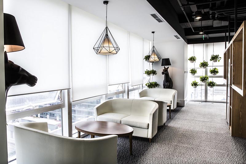 2000平藝術(shù)辦公室裝修